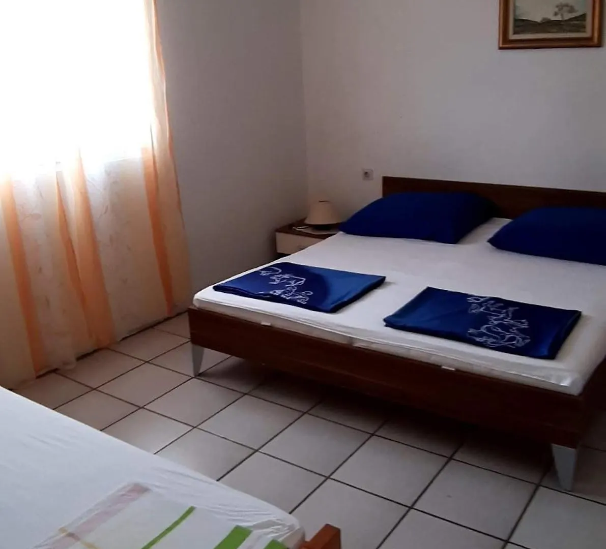 Apartments With A Parking Space Lopar, Rab - 22579
