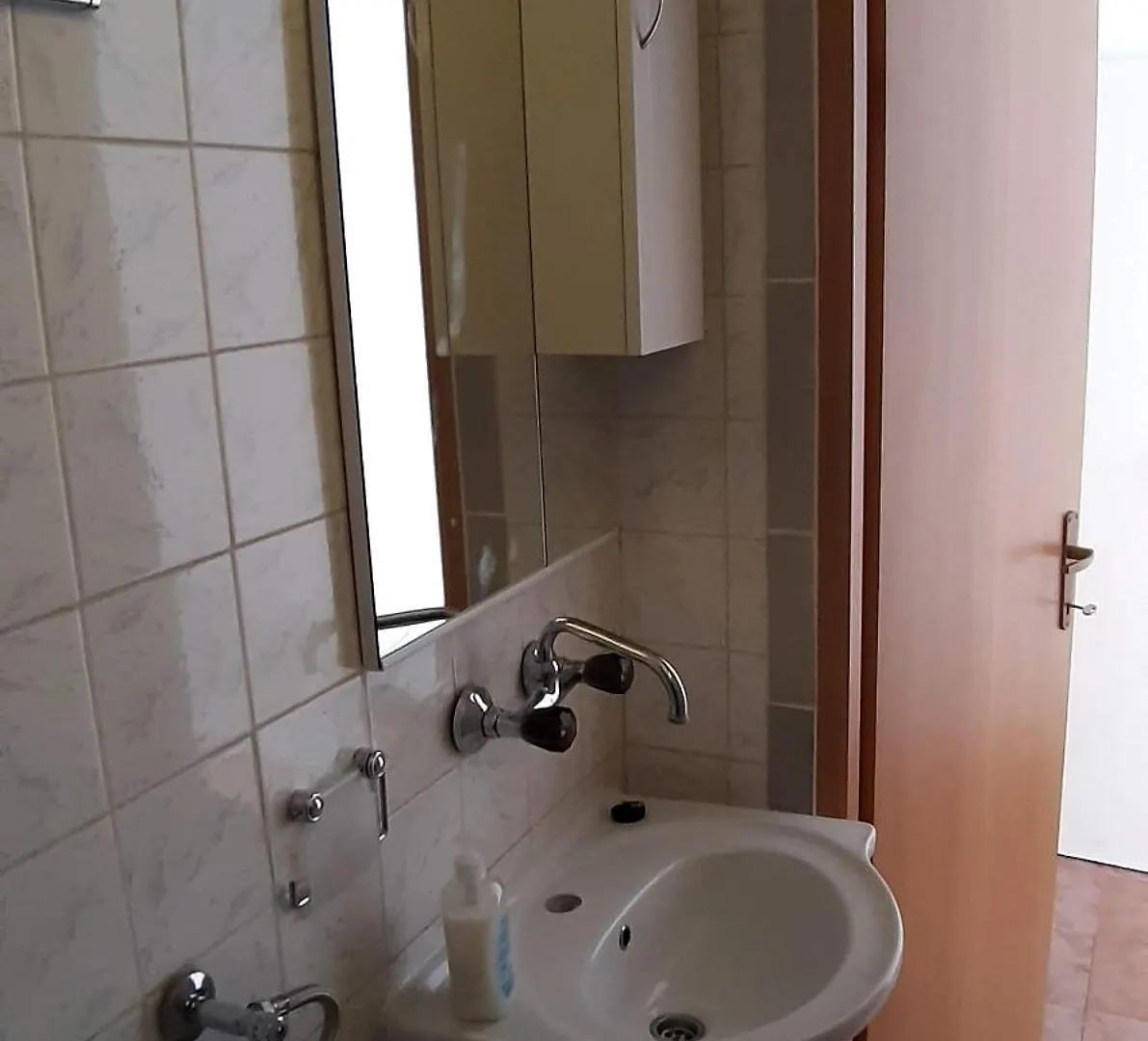 Apartments With A Parking Space Lopar, Rab - 22579