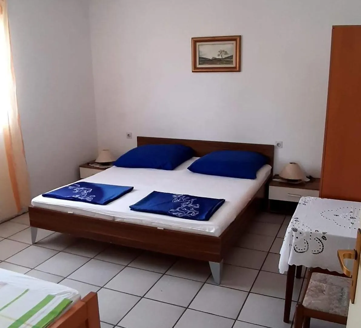 Apartments With A Parking Space Lopar, Rab - 22579
